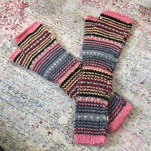 Artesania Accessories - Colorful Striped Fingerless Gloves